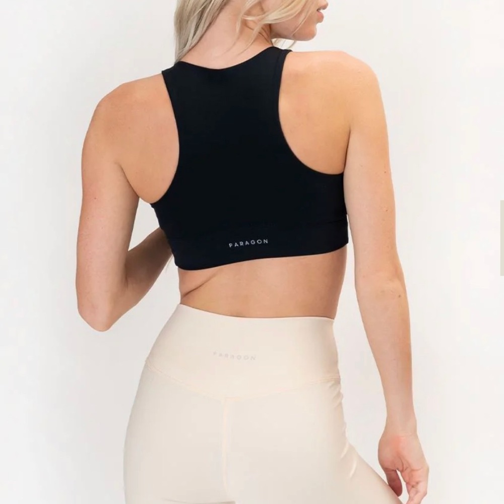 NWT Paragon Fitwear Plunge Top, Black M